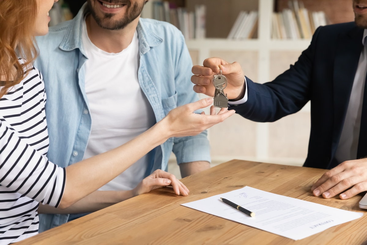 Renting your flat through a real estate agency