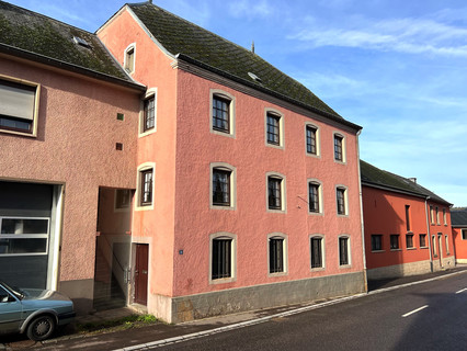 Casa de aldeia com 4 quarto(s) para venda em Mertzig