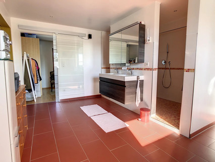 Quinta com 5 quarto(s) para venda em Scheidgen