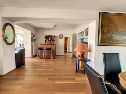 Quinta com 5 quarto(s) para venda em Scheidgen