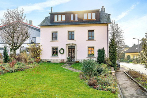 Moradia com 12 quarto(s) para venda em Bergem