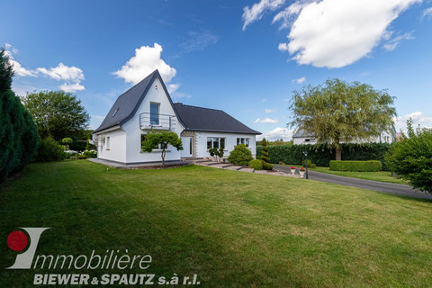 Moradia com 5 quarto(s) para venda em Scheidgen