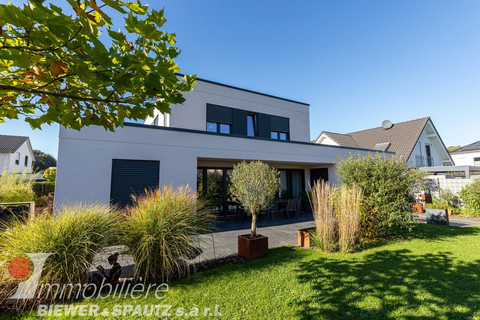 House with 4 bedroom(s) to sell in Langsur