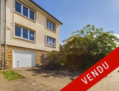 Doppelhaushälfte 5 Zimmer zu verkaufen in Mamer