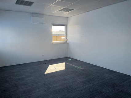 Office to rent in Kehlen