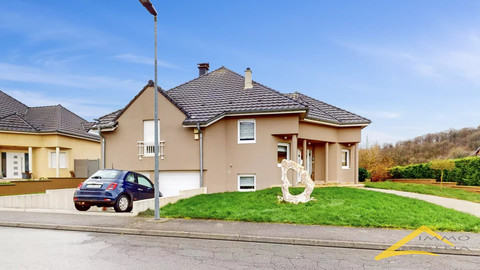 Moradia com 3 quarto(s) para venda em Crusnes