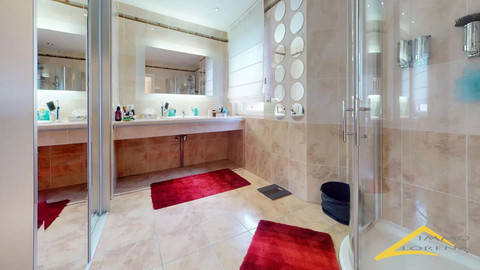 Moradia com 3 quarto(s) para venda em Crusnes