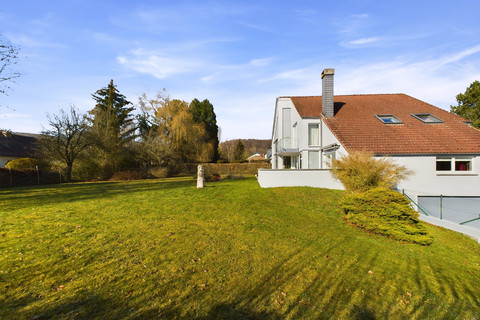 House with 5 bedroom(s) to sell in Schrassig