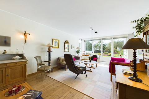 House with 5 bedroom(s) to sell in Schrassig