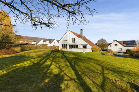 House with 5 bedroom(s) to sell in Schrassig