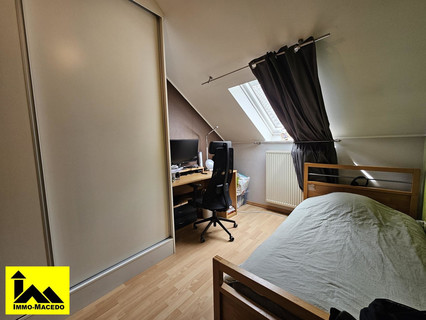 Duplex com 9 quarto(s) para venda em Moestroff