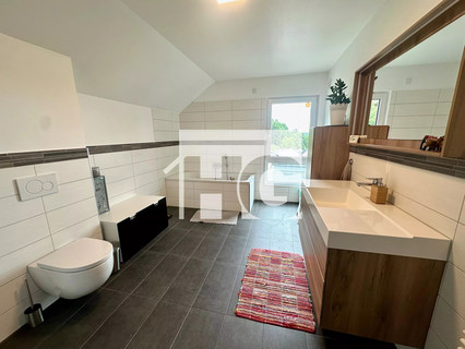 Moradia com 4 quarto(s) para venda em Hobscheid