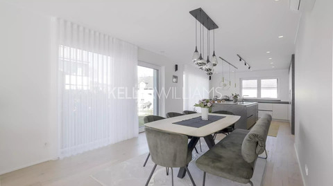 House with 5 bedroom(s) to sell in Oetrange