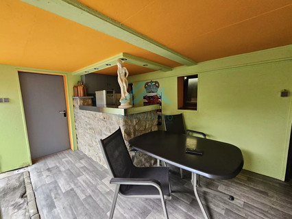 Moradia com 8 quarto(s) para venda em Helmdange