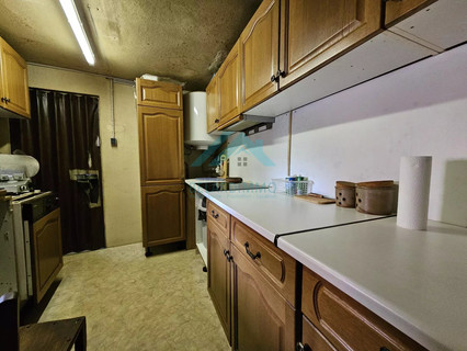 Moradia com 8 quarto(s) para venda em Helmdange