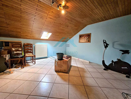 Moradia com 8 quarto(s) para venda em Helmdange