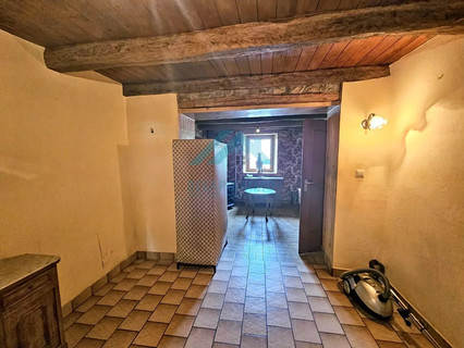 Moradia com 8 quarto(s) para venda em Helmdange