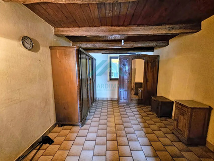 Moradia com 8 quarto(s) para venda em Helmdange