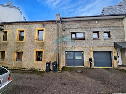 Maison 8 chambre(s) à vendre à Helmdange