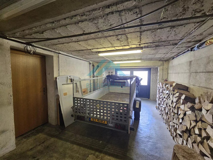 Moradia com 8 quarto(s) para venda em Helmdange