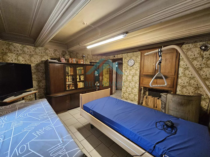 Moradia com 8 quarto(s) para venda em Helmdange