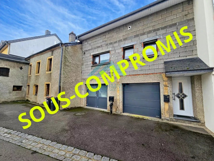 Moradia com 8 quarto(s) para venda em Helmdange