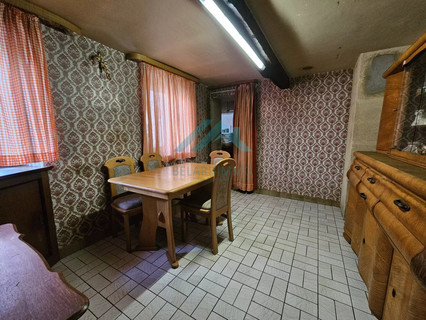 Moradia com 8 quarto(s) para venda em Helmdange