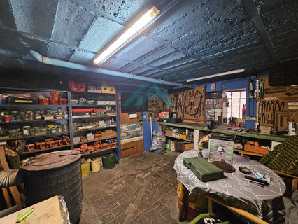 Moradia com 8 quarto(s) para venda em Helmdange