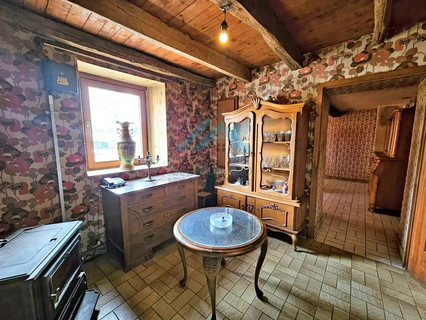 Moradia com 8 quarto(s) para venda em Helmdange