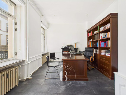 Office to sell in Luxembourg