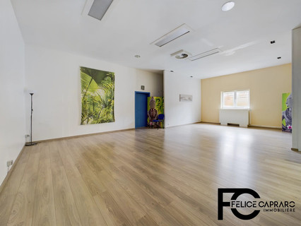 Residência com 7 quarto(s) para venda em Arlon