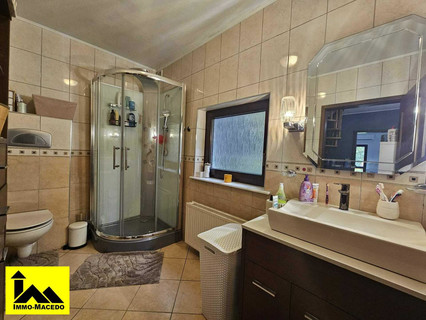 Moradia geminada com 4 quarto(s) para venda em Larochette