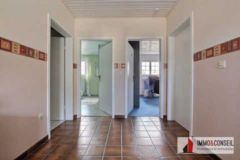 Village house with 5 bedroom(s) to sell in Grosbous