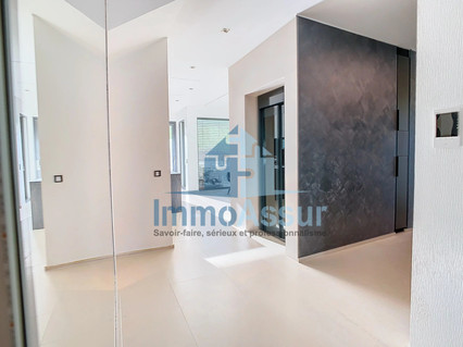 Semi-detached with 5 bedroom(s) to sell in Differdange