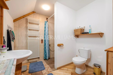 Moradia geminada com 7 quarto(s) para venda em Mersch