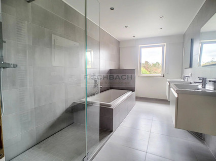 Haus 5 Zimmer zu vermieten in Mamer