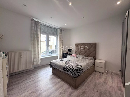 Moradia com 6 quarto(s) para venda em Bettembourg