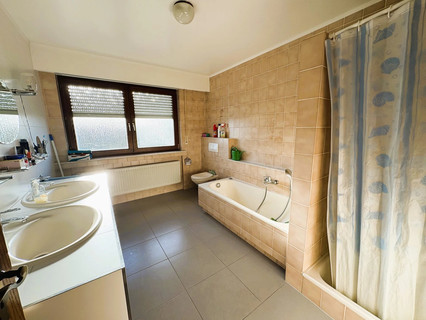 House with 5 bedroom(s) to sell in Roeser