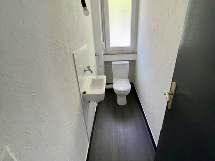 Office to rent in Roeser