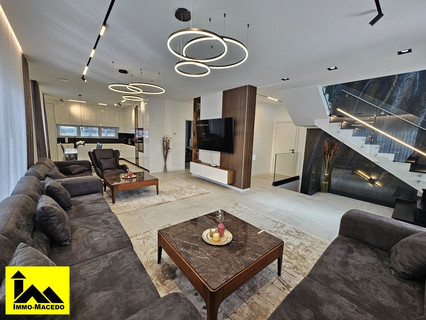 Moradia geminada com 6 quarto(s) para venda em Bissen