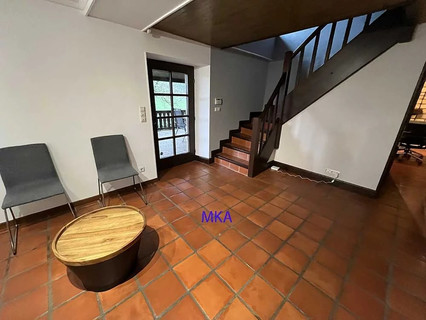 Office to rent in Hivange