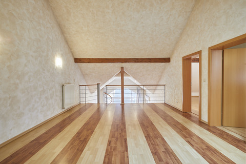 Duplex com 4 quarto(s) para venda em Hobscheid