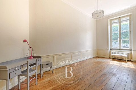 Luxurious house with 6 bedroom(s) to sell in Nancy