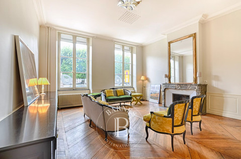 Luxurious house with 6 bedroom(s) to sell in Nancy