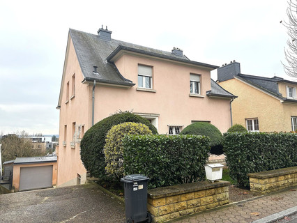 Moradia individual com 4 quarto(s) para venda em Bertrange