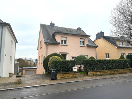 Moradia individual com 4 quarto(s) para venda em Bertrange