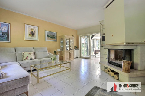 Moradia com 4 quarto(s) para venda em Kayl