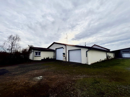 House to sell in Manom