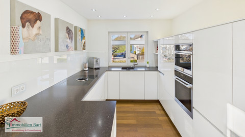 House with 4  bedroom(s) to sell in Perl