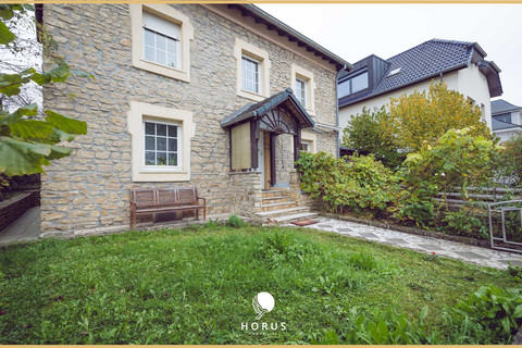 Moradia individual com 6 quarto(s) para venda em Luxembourg-Merl